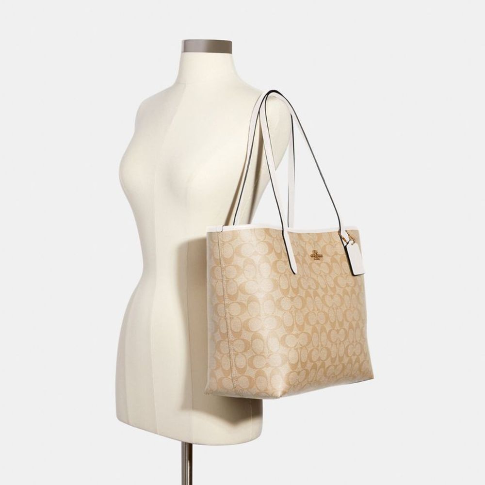 NWT Coach Outlet City Tote Bag In Signature Canvas - Picture 4 of 5
